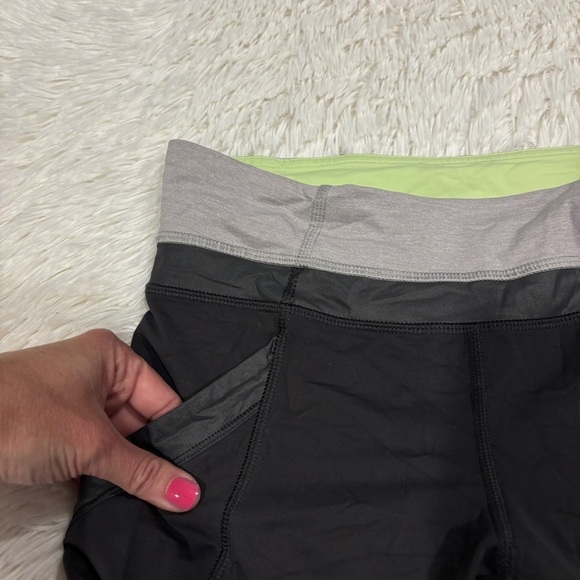Lululemon Women's Chase Me Crop Cropped II Running Leggings Pants Size 4 - Picture 9 of 15